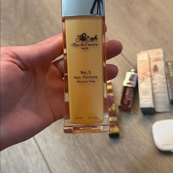 Make Up Bundle - Picture 6 of 7